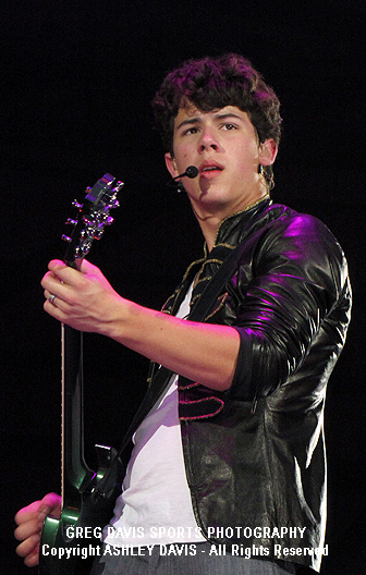 Nick Jonas - Jonas Brothers World Tour 2009